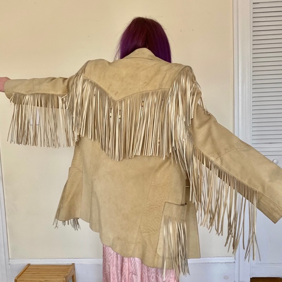 SOLD 80’s Tan Fringe Suede Leather Jacket Concho - Picture 10 of 13